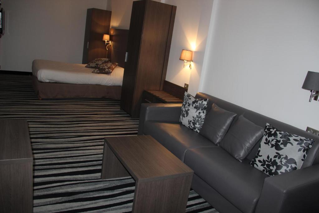 Kyriad Saint Quentin en Yvelines - Montigny Habitación foto